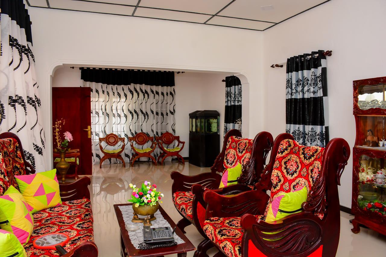Gloriya Mathews Hotel Negombo Ngoại thất bức ảnh